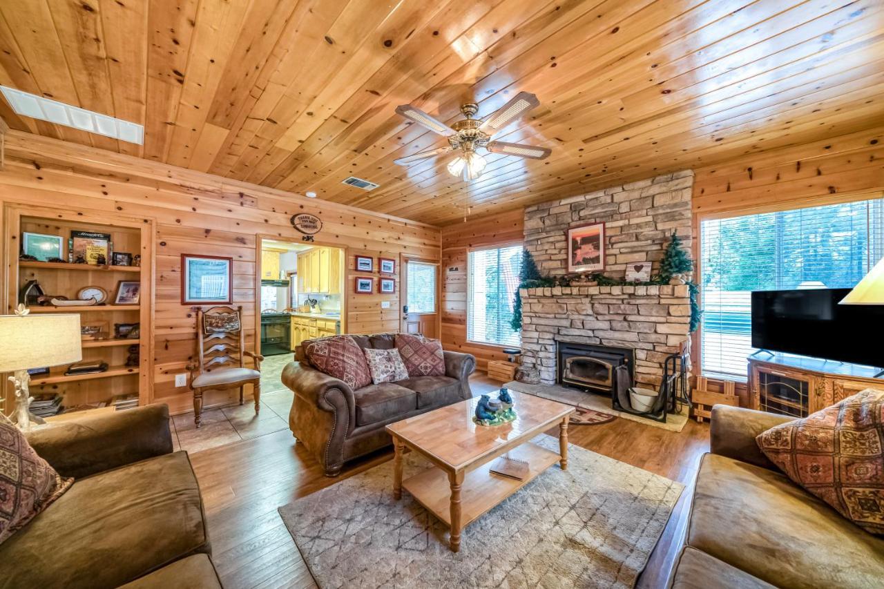 Black Bear Cabin Bass Lake Exterior photo