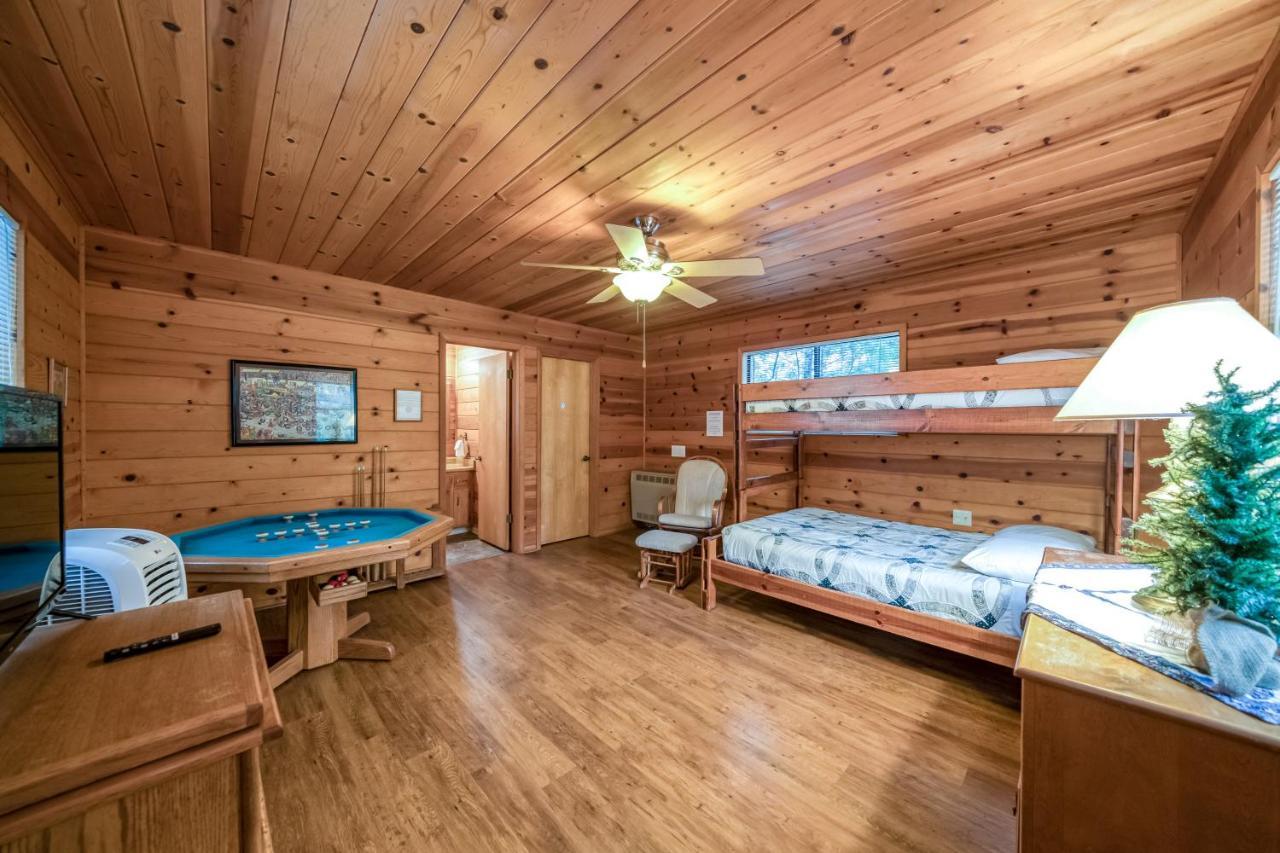 Black Bear Cabin Bass Lake Exterior photo